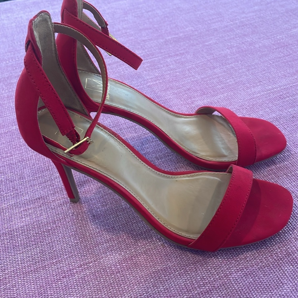 Red strappy heels - Picture 2 of 6